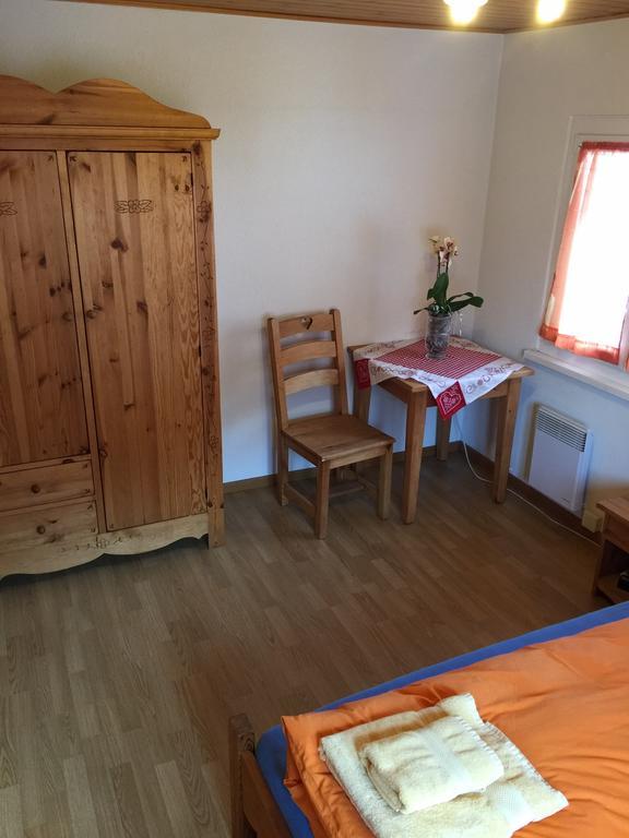 Le Central - Chambres D'Hote Grone Phòng bức ảnh
